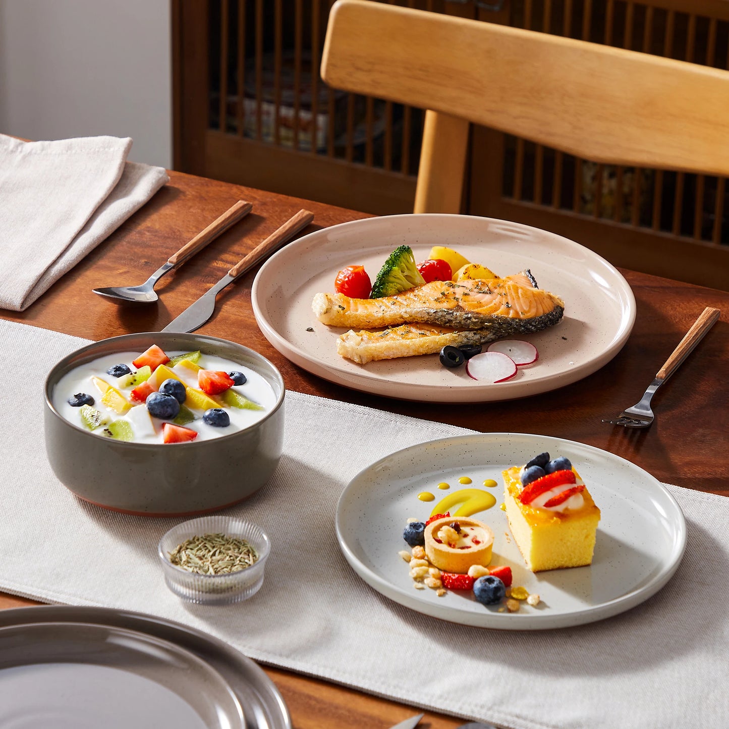 12/24 Pcs Dinnerware Set Curved Edge Glazed Stoneware